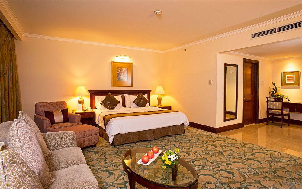 Aston Tropicana Hotel Bandung Exterior foto