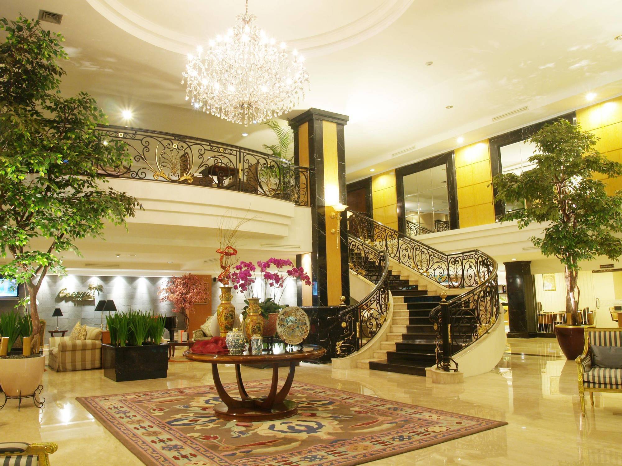 Aston Tropicana Hotel Bandung Exterior foto