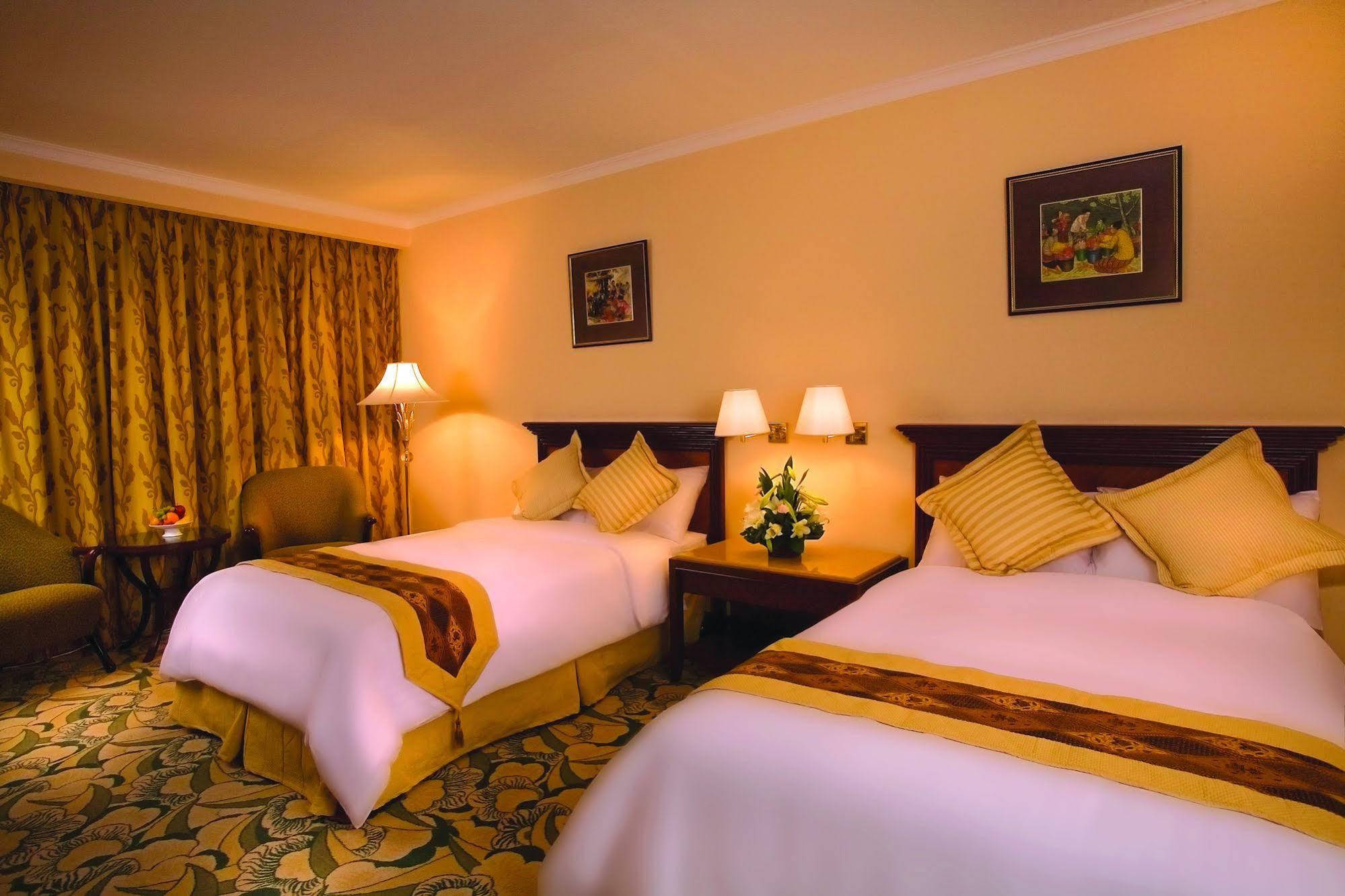 Aston Tropicana Hotel Bandung Exterior foto