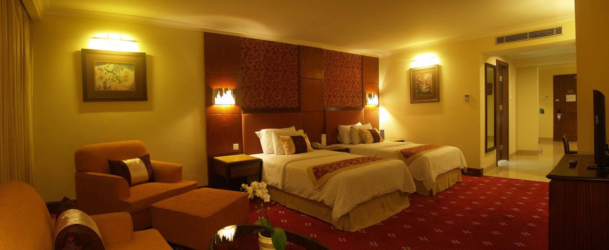 Aston Tropicana Hotel Bandung Exterior foto