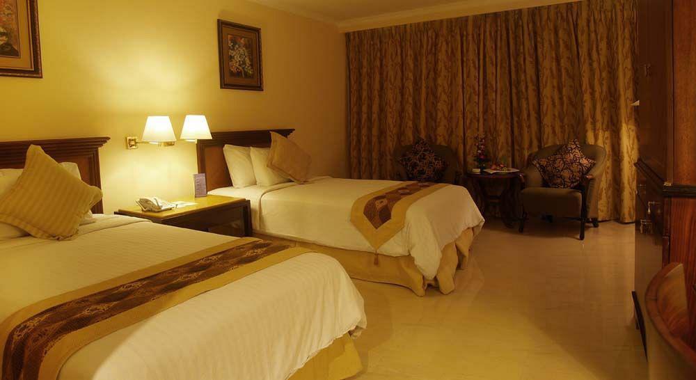Aston Tropicana Hotel Bandung Exterior foto
